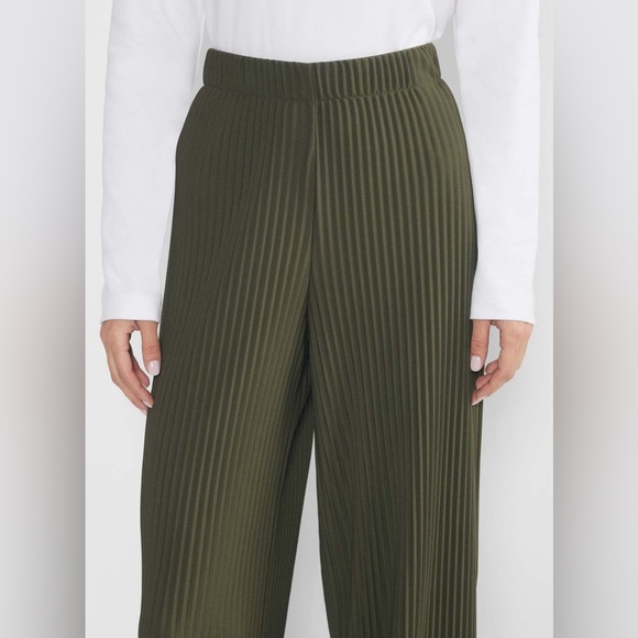 Babaton Skilled Pant in green - Picture 4 of 10